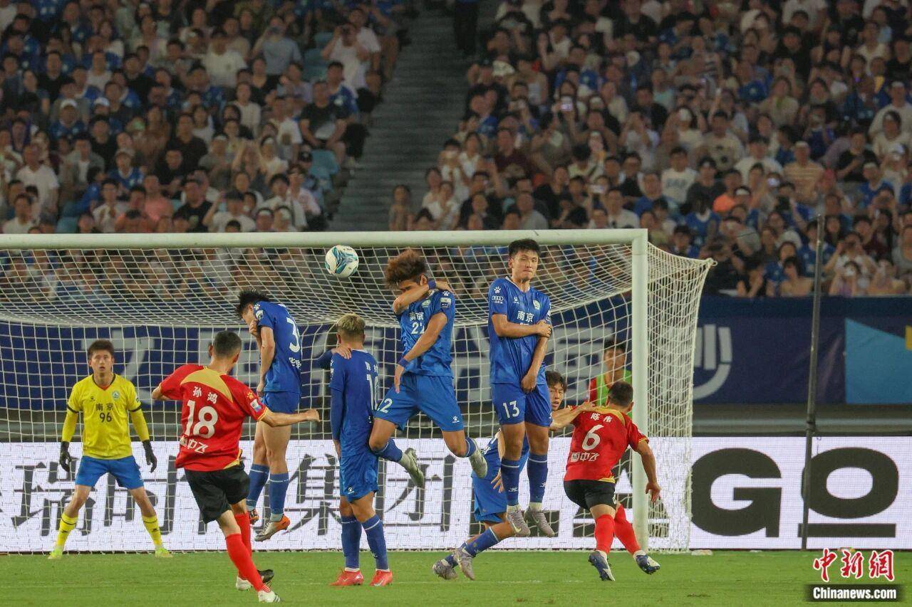 九游游戏中心转折点罗马战术微调，足总杯国际比赛日攻防权衡，引发热议，赛季目标并未改变的简单介绍